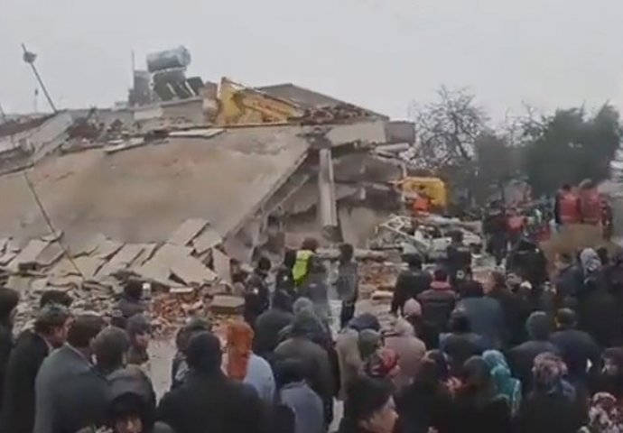 VIDEO Katastrofa u turskom gradu: Srušeni bolnica i učenički dom, deseci zatrpanih