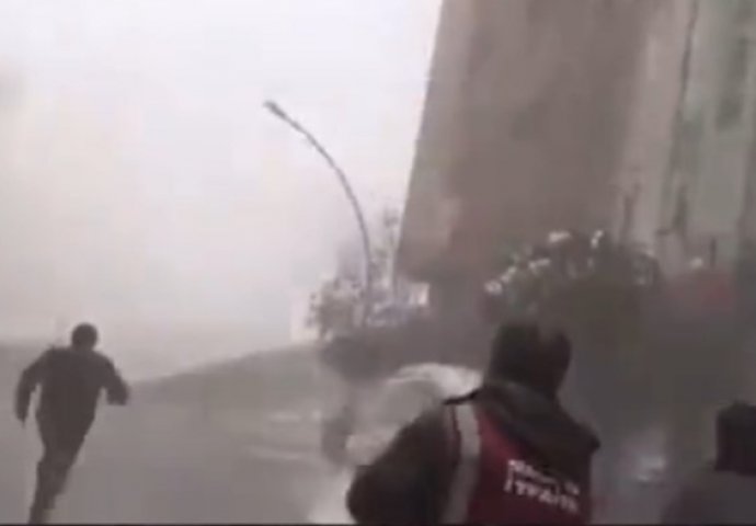 VIDEO Stižu snimke nakon novog potresa u Turskoj, ljudi panično bježe kroz ruševine