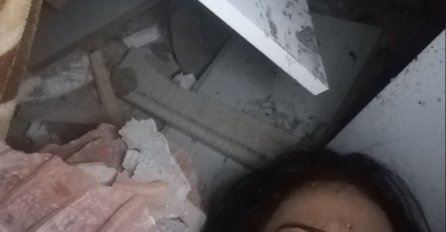 "SPASITE ME, MOLIM VAS": Žena živa zakopana u ruševinama preko društvenih mreža zvala pomoć
