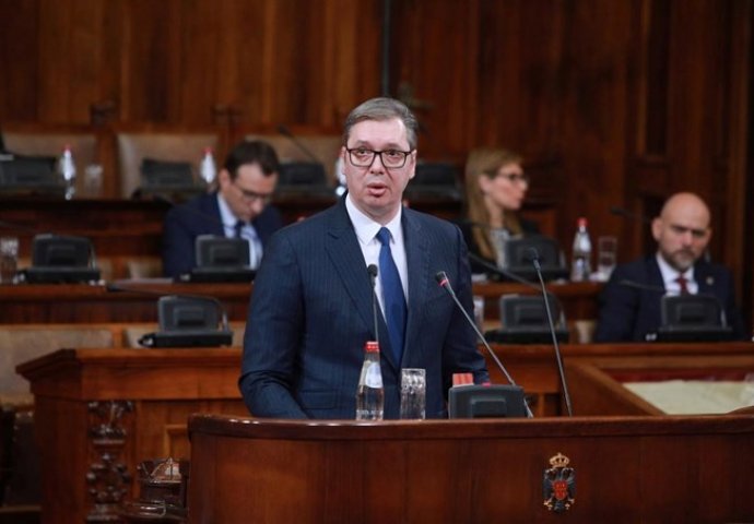 KAO GROM IZ VEDRA NEBA: Predsjednik Srbije Aleksandar Vučić podnijet će ostavku!