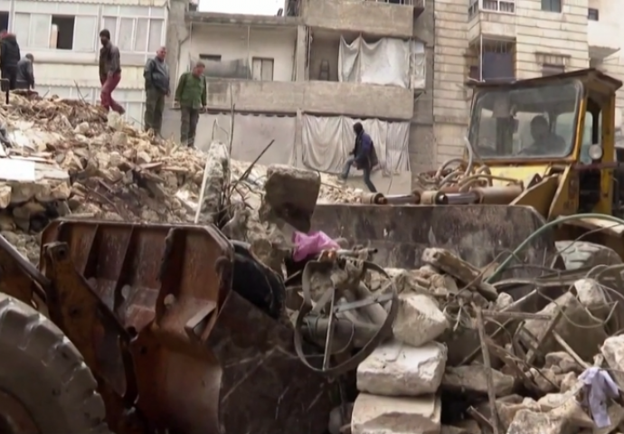 PRETUŽNE SLIKE IZ SIRIJE/RATOM RAZORENI ALEPPO MEĐU NAJTEŽE POGOĐENIM U ZEMLJOTRESU: "Čujemo njihove glasove, još su živi, ali nema načina da ih izvučemo"