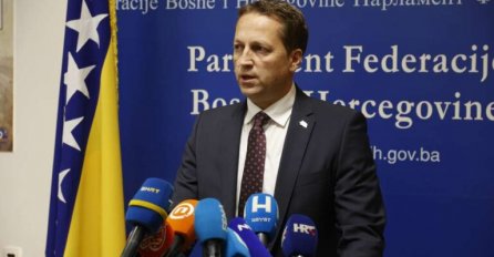 Efendić najavio još jedno povećanje penzija za 4 posto