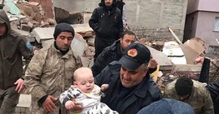 VELIKO SRCE BOSANACA I HERCEGOVACA: Za 24 sata građani BiH donirali oko 500 hiljada KM za pomoć Turskoj i Siriji