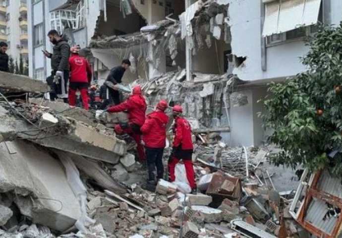 U ratom uništenom Idlibu, razorni potres čini se kao ‘Sudnji dan’