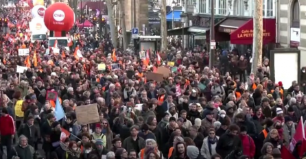 Nove masovne demonstracije protiv Macrona i njegove mirovinske reforme: 750.000 na ulicama Francuske, novi veliki protest najavljen za subotu