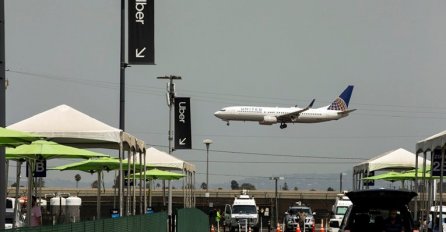 Sudar autobusa i aviona na aerodromu u Los Angelesu, četvero završilo u bolnici