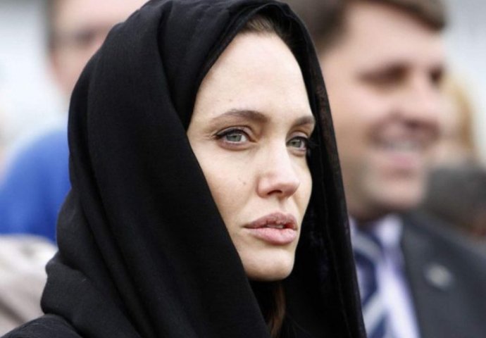 ANGELINA JOLIE PRUŽILA PODRŠKU NARODU TURSKE I SIRIJE: Teško je shvatiti nezamislivu bol!