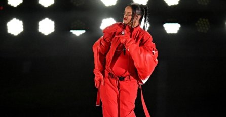 TWITTER PAO NAKON ŠTO JE RIHANNA OBJAVILA DA JE TRUDNA NA SUPER BOWLU: "Za manje od godinu dana? Izdaja"