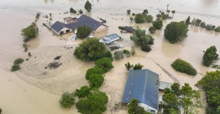 Haos na Novom Zelandu. Ljudi plivali iz svojih soba da se spase, oluja uništava otok