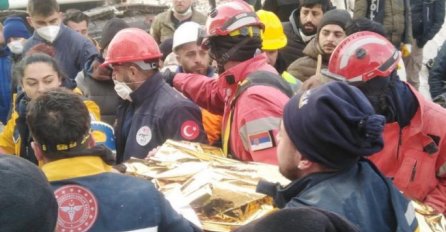 "OSTAĆEMO OVDJE SVE DOK TO BUDE POTREBNO" Spasioci iz Bora pomažu u pronalaženju ljudi iz ruševina u Turskoj