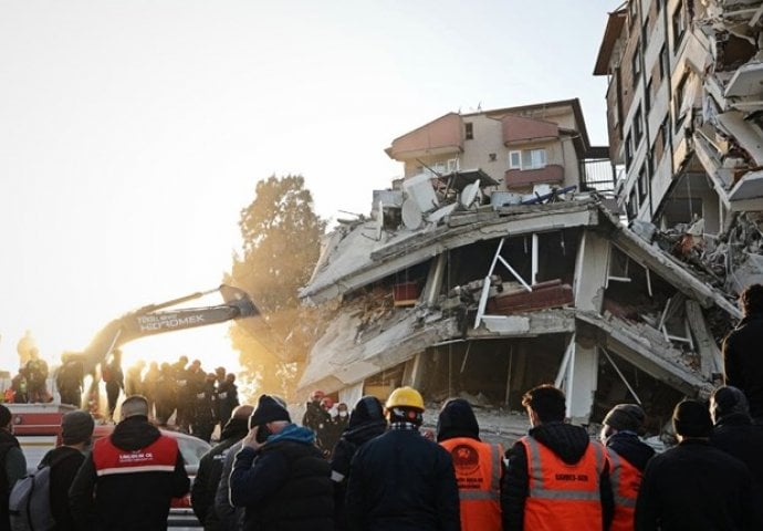 Troje ljudi spašeno u Turskoj 260 sati nakon potresa. Broj mrtvih prešao 44.000