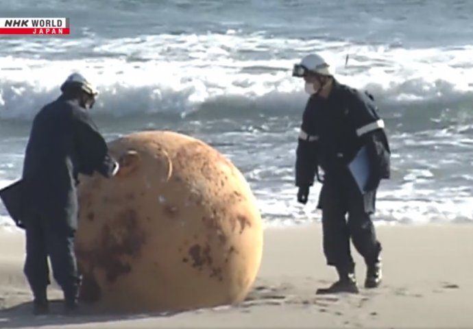 Misteriozna kugla pojavila se na japanskoj plaži, vlasti priznale: Nemamo pojma o čemu je riječ