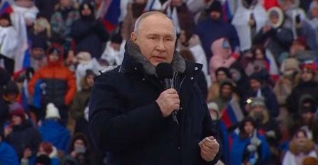 PUTIN NA STADIONU LUŽNJIKI, VELIKI BROJ LJUDI SLUŠA RUSKOG LIDERA: Jedna riječ se ORILA dok je govorio (VIDEO)