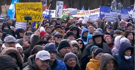 U Berlinu veliki protest protiv slanja oružja Ukrajini: "Time punimo bačvu baruta"