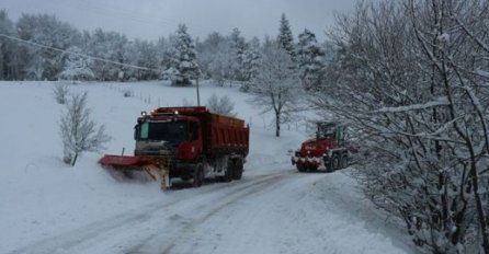 Haos u Srebrenici: Neprohodni putevi, pojedine kuće bez struje i vode