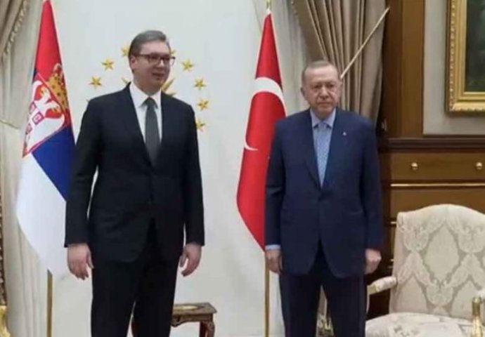 VUČIĆ RAZGOVARAO SA ERDOGANOM: Informisao ga o situaciji na Kosovu