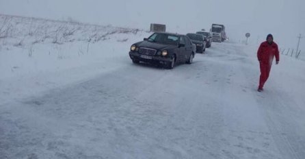 Zbog snažnog snježnog nevremena odgođena nastava u Tomislavgradu, Kupresu i Bosanskom Grahovu