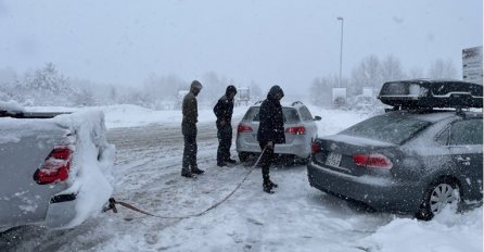 "Ovo su ljudi koji su me danas spasili na cesti, nisam saznala ni kako se zovu"