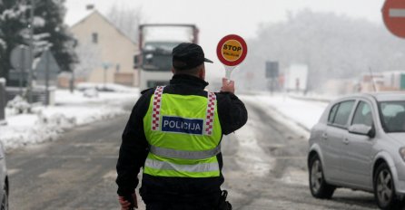 POLICIJA KOD TUNELA SVETI ROK ISPISIVALA KAZNE: Znate li koliko je auta imalo ljetne gume!?‘