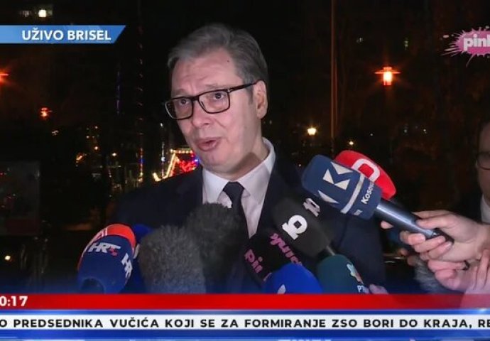 SRBI PJENE - TVRDE DA JE BILA OŠTRA PROVOKACIJA ZA VUČIĆA U BRISELU! Na engleskom ga pitali da li je Srbija spremna da prizna, evo kako je uzvratio!