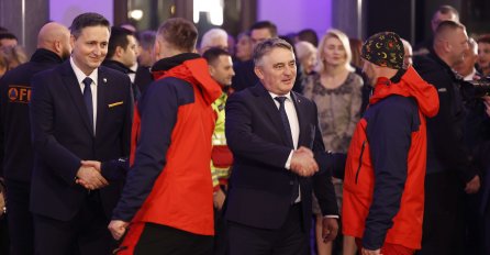 NAŠI VELIKI HEROJI: Na svečanom prijemu u Vijećnici i bh. spasioci