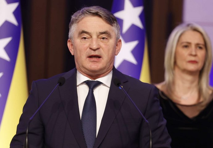 KOMŠIĆ PORUČIO: Opasno je nadati se da će stranci zaustaviti Dodika!