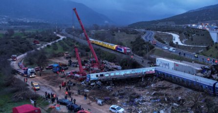 Bijes u Grčkoj nakon sudara vozova, premijer tvrdi da je riječ o ljudskoj greški