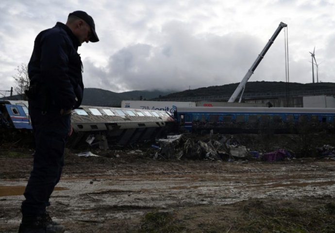 ŠOK DETALJI IZ ISTRAGE! U trenutku nesreće u Grčkoj, na stanici u Larisi PRAVILI ZABAVU: “Iz hale čula se pjesma…”