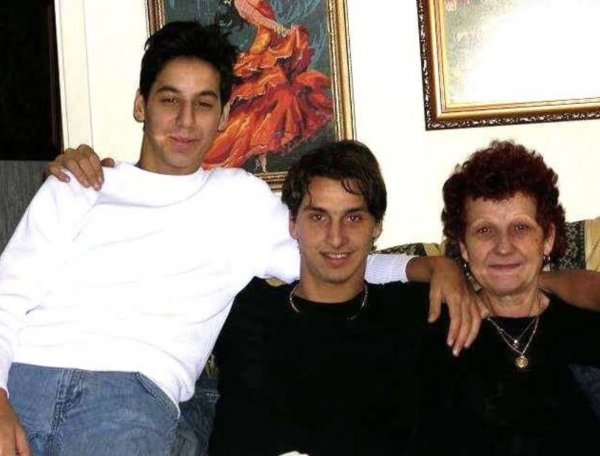 zlatan-his-brother-and-his-mother-some-many-years-ago
