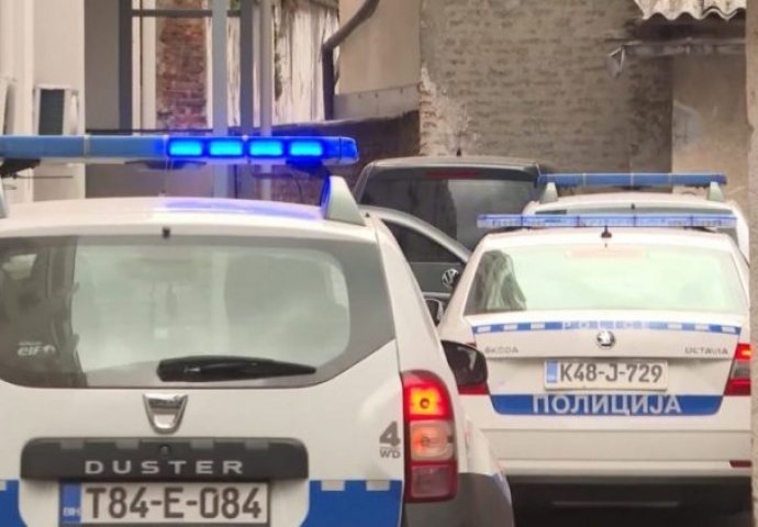 Oglasila se policija o huliganskom napadu na automobile banjalučkih novinara