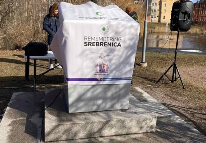 U Švedskoj otkriven spomenik za žrtve genocida u Srebrenici