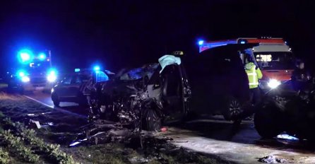 STRAVIČNE SCENE NA MJESTU POGIBIJE MLADIH FUDBALERA: Smrskana vozila, petoro stradalo (VIDEO)