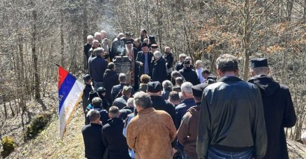 SRAMOTNO, HOĆE LI IKO REAGOVATI: Uz prisustvo osuđenih "ravnogoraca" u Višegradu odana počast Draži Mihailoviću