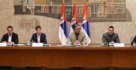 Nova.rs: Vučić pitao ministre ko je za sankcije Rusiji, troje podiglo ruke