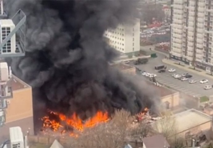 Gori zgrada ruske Federalne službe bezbjednosti (VIDEO)