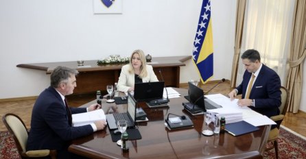 Predsjedništvo BiH usvojilo prijedlog budžeta, Komšić glasao protiv