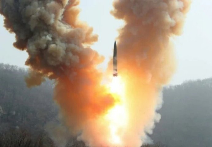 Sjeverna Koreja izvela vježbe koje "simuliraju nuklearni protivnapad na SAD i Južnu Koreju"