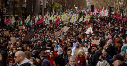 Francuska vlada poručila da neće povući penzionu reformu uprkos protestima