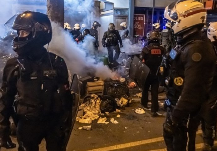 Danas novi protesti u Francuskoj: U Parizu se nagomilalo gotovo 8000 tona smeća