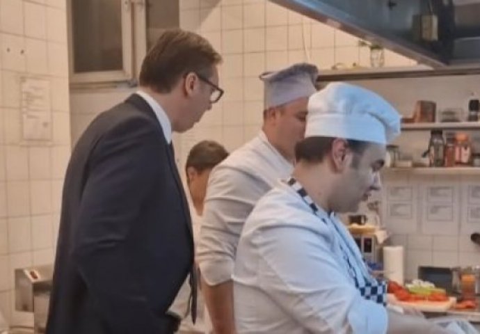 POSLIJE SE PITAM ŠTO SAM DEBEO... Vučić objavio snimak pred svečanu večeru sa predsjednicom Grčke (VIDEO)