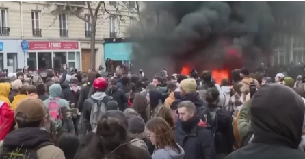 Nastavljaju se gnjevne demonstracije protiv Macronove reforme, sukobi protestanata i policije na ulicama Pariza