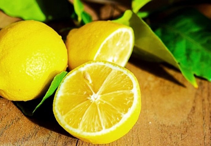 UKLANJA BOL PREKO NOĆI: Oblozi od limunove kore su spas za artritis, ali samo ako ih ovako koristite (RECEPT)