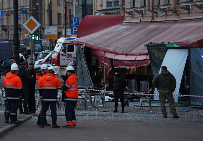 RAT U UKRAJINI, 404. DAN: Eksplozija u Sankt Peterburgu - ubijen istaknuti ruski vojni bloger, više desetaka ozlijeđenih