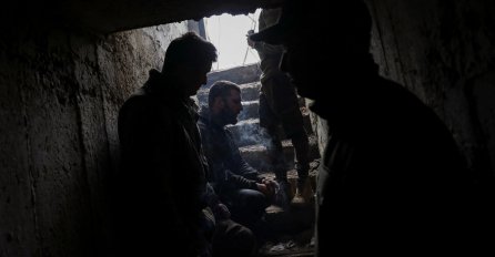 RAT U UKRAJINI, 405. DAN: Bijela kuća napominje kako Bahmut još nije pao, Zelenski odlazi u Varšavu, Rusija se priprema za ulazak Finske u NATO, šef IAEA-a stiže u Moskvu, privedena osumnjičena za napad u Sankt Peterburgu