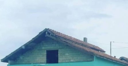 NEKO JE USLIKAO OVU KUĆU I SAD SVI PLAČU OD SMIJEHA: Ovakvu fasadu još niste vidjeli (FOTO)
