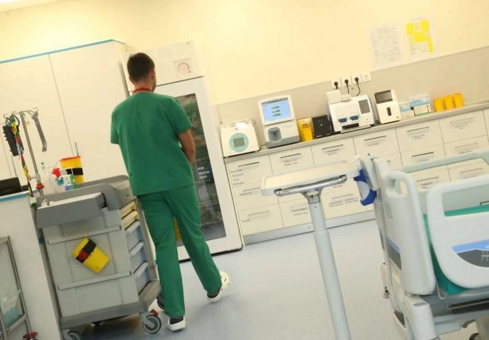 Ljekar psuje baku u bolnici u Vranju, unuk otkrio šta se tačno dogodilo