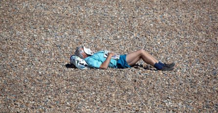 ‘Spavao sam na plaži i odjednom osjetio strašnu bol u peti. Kada sam otvorio oči, imao sam šta vidjeti‘