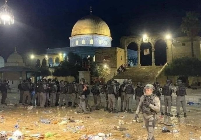 Nasilna racija izraelske policije na džamiju Al-Aqsa - privedeno oko 400 palestinskih vjernika, Arapska liga saziva hitan sastanak