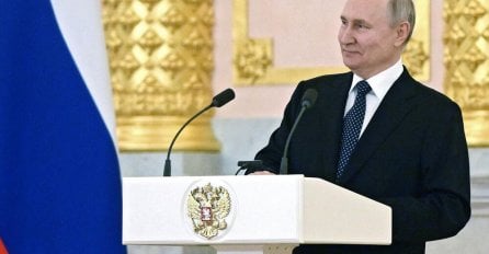 MUK! Putin sa 20 metara udaljenosti pozdravio nove ambasadore u Moskvi, oni ga izbojkotovali, ovo su uradili, a TEK DA VIDITE NJEGOVU REAKCIJU! BIT ĆE MRTVIH (VIDEO)