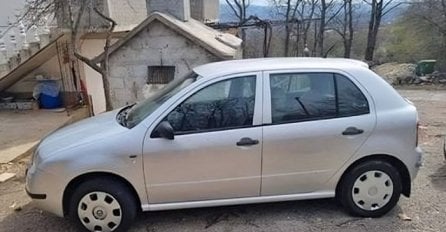 NEKO JE PRODAVAO AUTO NA FACEBOOKU, ALI ZBOG OVOG DETALJA SVI PLAČU OD SMIJEHA: Vidite li?